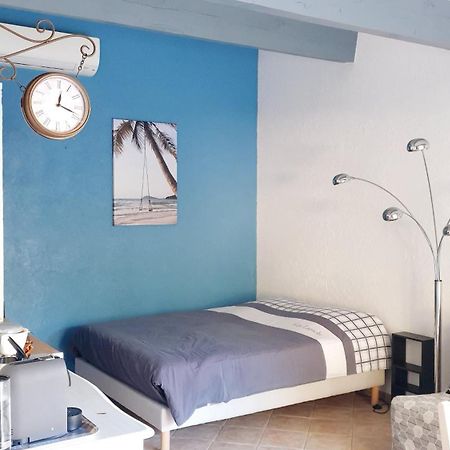 Studio 33 M2 Au Calme Proche Hyeres La Crau Zewnętrze zdjęcie