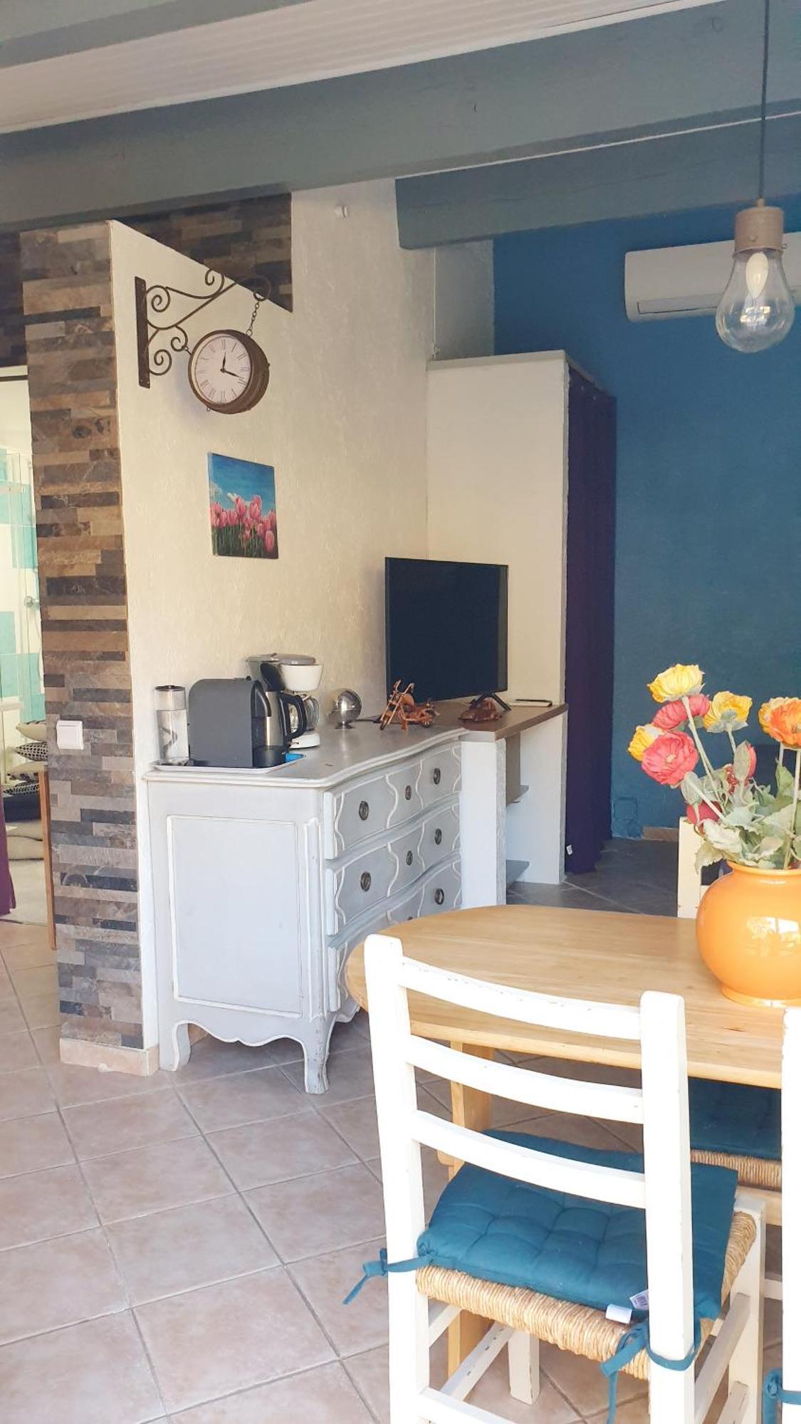 Studio 33 M2 Au Calme Proche Hyeres La Crau Zewnętrze zdjęcie