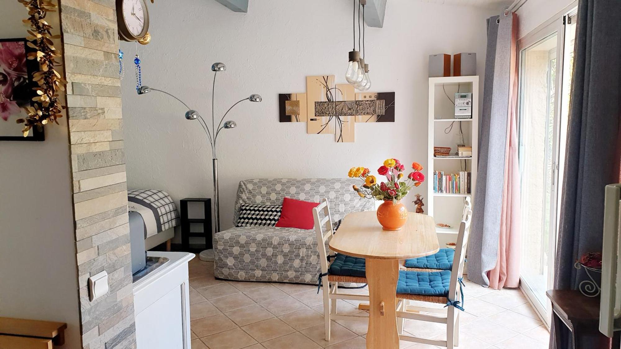 Studio 33 M2 Au Calme Proche Hyeres La Crau Zewnętrze zdjęcie